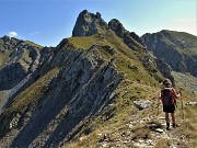 47 Evvia in cresta in saliscendi per il Valletto